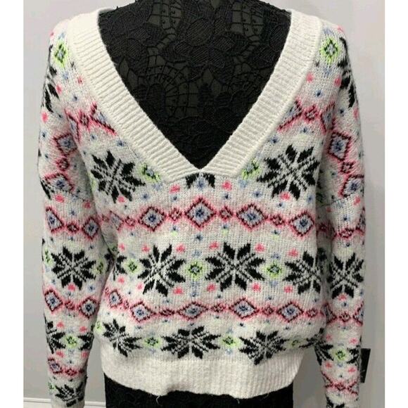 ❄️Victoria’s Secret Fuzzy Off-Shoulder Sweater XS White Snowflake Neon Aztec NWT - Picture 2 of 6